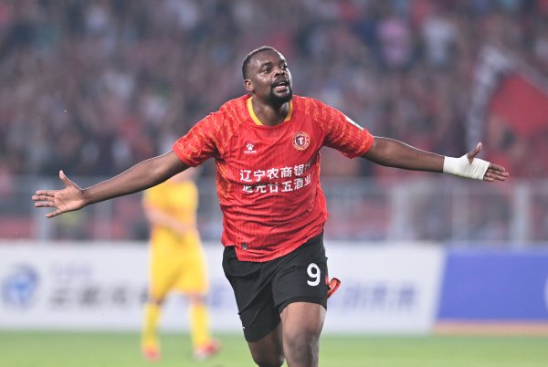 竣工赛季!辽宁铁东说念主包揽联赛冠军、弓手王和助攻王